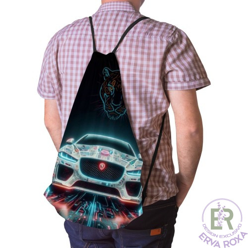 Conheça o Saco de Cordões Modelo Jaguar. Apresentamos um acessório sofisticado e repleto de poder, que exibe a ilustração futurista de um desportivo de luxo encimado pelo olhar marcante do felino em linhas de néon