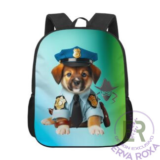 A Mochila Escolar Infantil Cão Polícia é um produto original e exclusivo da loja Erva Roxa, desenhada com uma estampa divertida de um cachorrinho vestido de polícia.